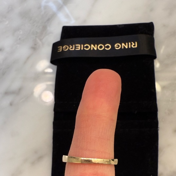 Ring Concierge Inlay Diamond Ring - Picture 4 of 4